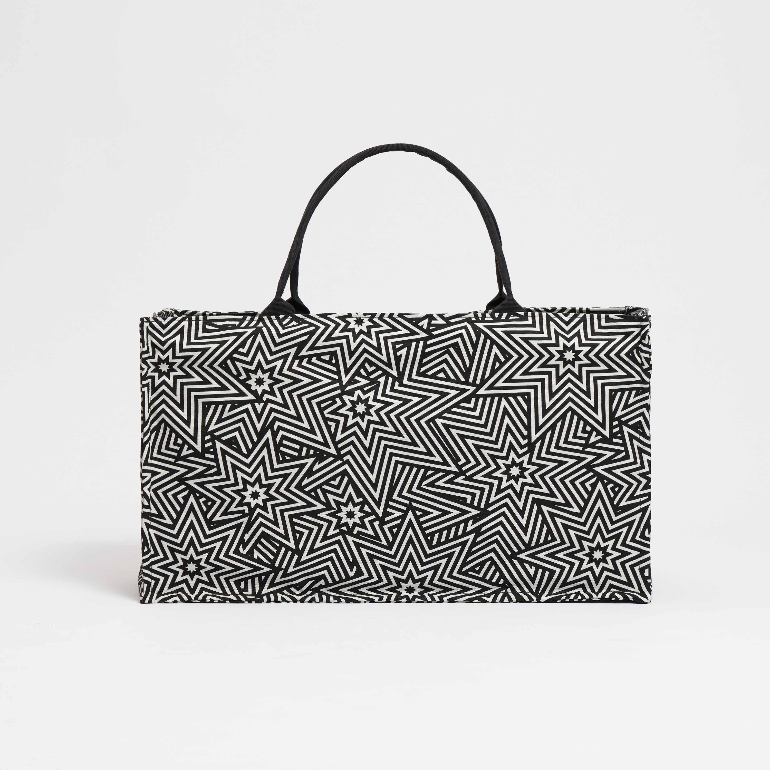 #farbe_star explosion black & white
