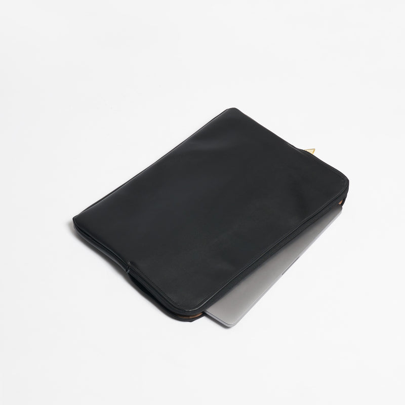 Laptop Sleeve - veganes Leder - Hülle - 15 Zoll - Night Black--skip