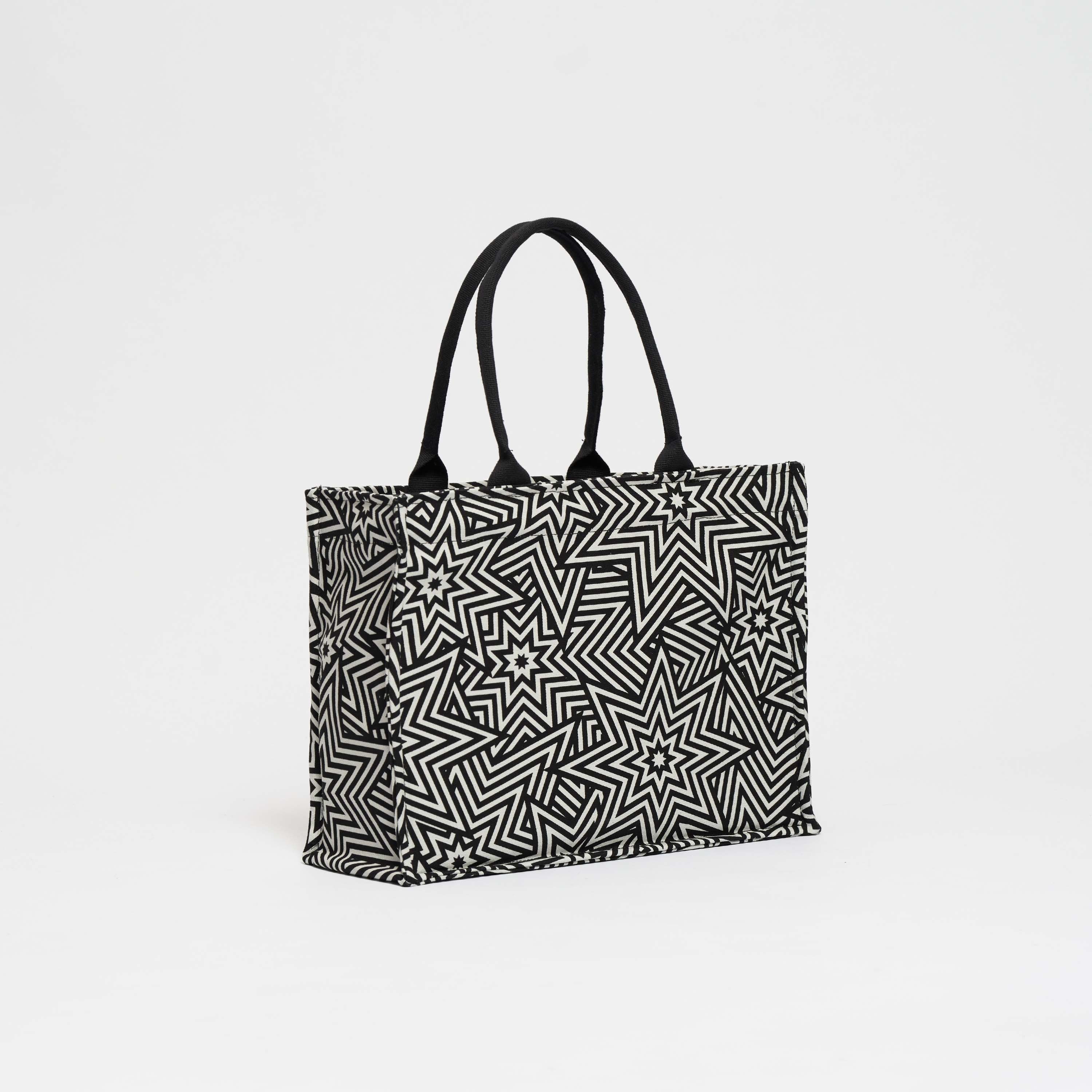 #farbe_star explosion black & white