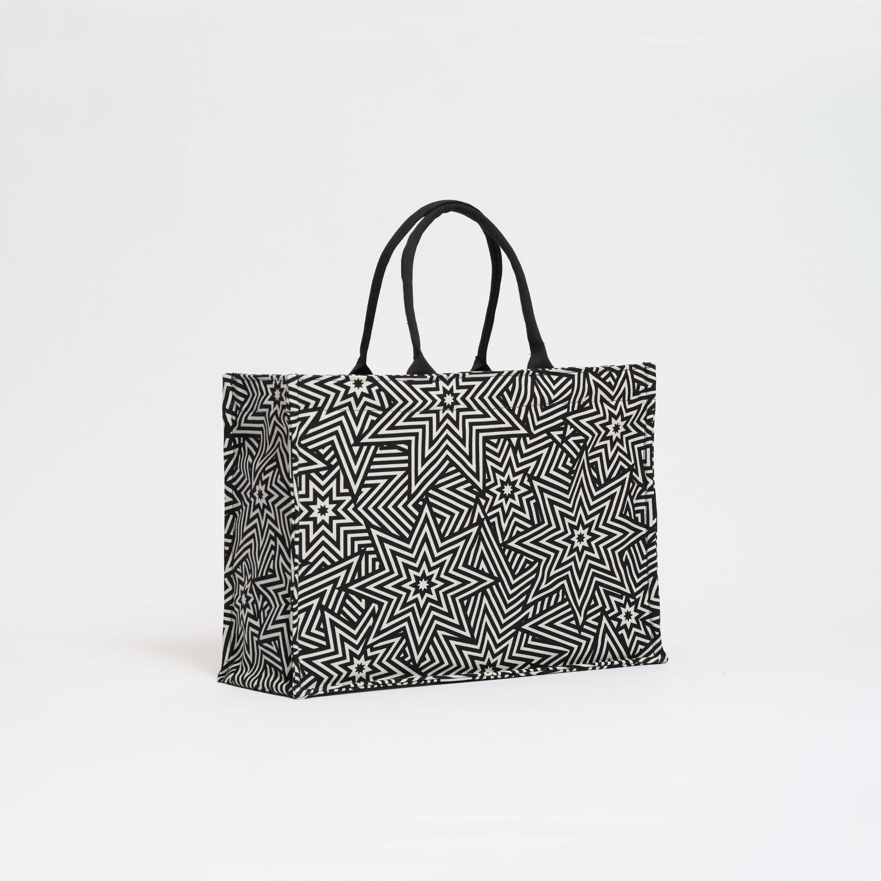 #farbe_star explosion black & white