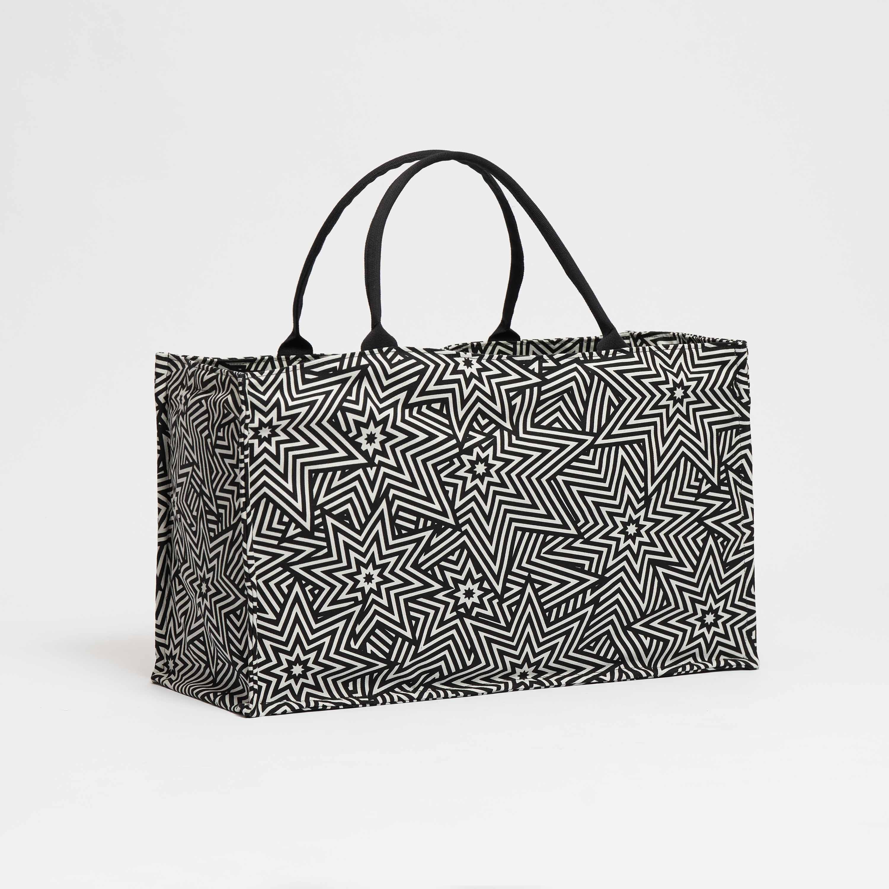 #farbe_star explosion black & white
